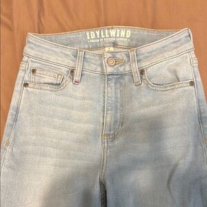 Idyllwind High Rise Blue Jeans with Soft Worn-In Look